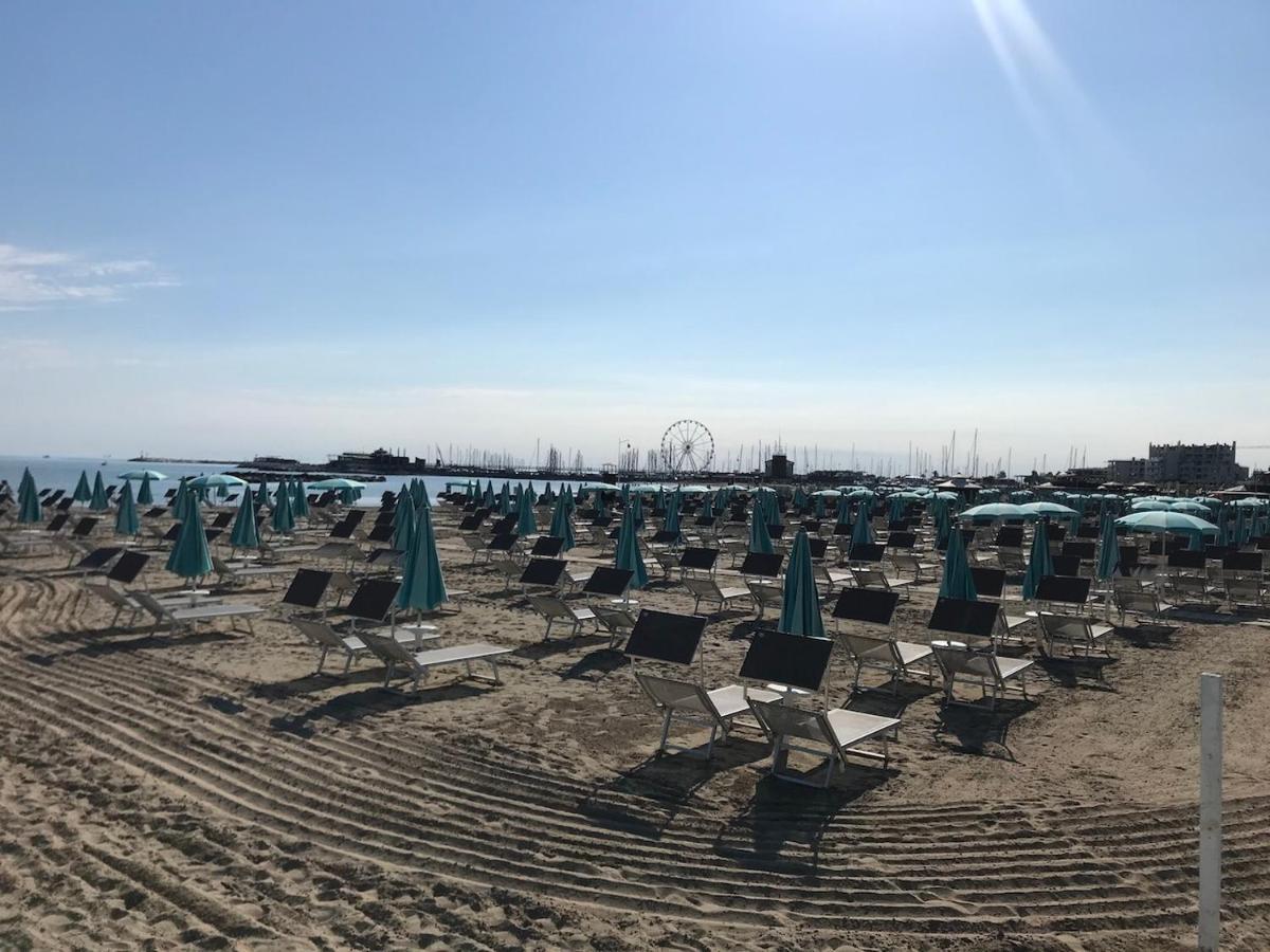 Ferienwohnung Attico Mare Rimini Exterior foto