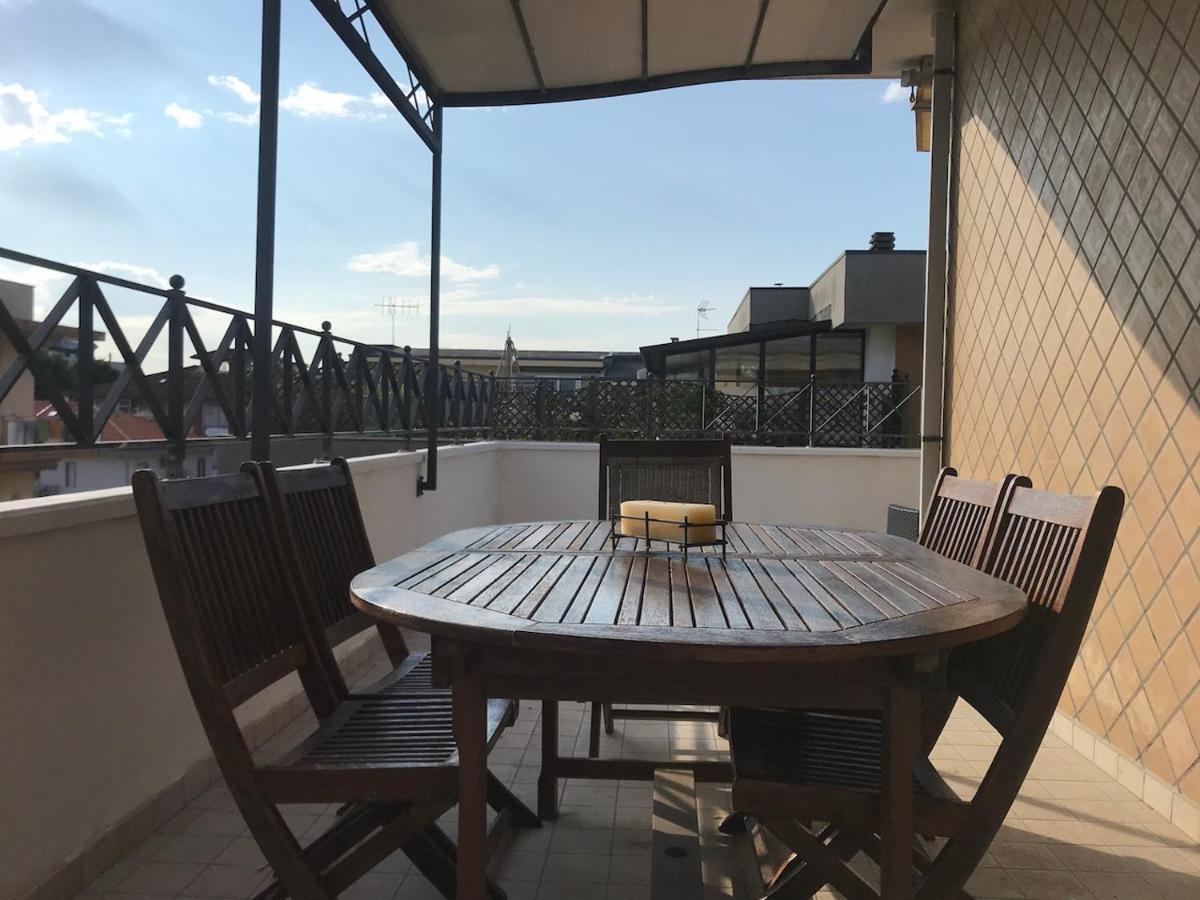 Ferienwohnung Attico Mare Rimini Exterior foto
