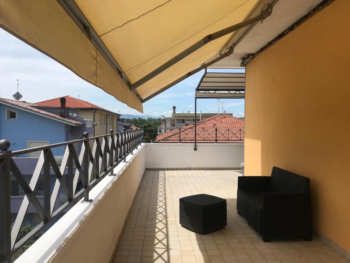 Ferienwohnung Attico Mare Rimini Exterior foto